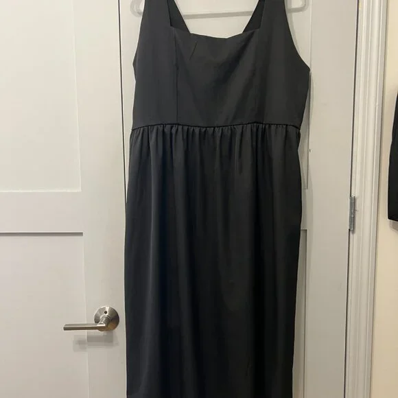 Belladonna Wrap Suspender Midi Dress - Picture 4 of 5